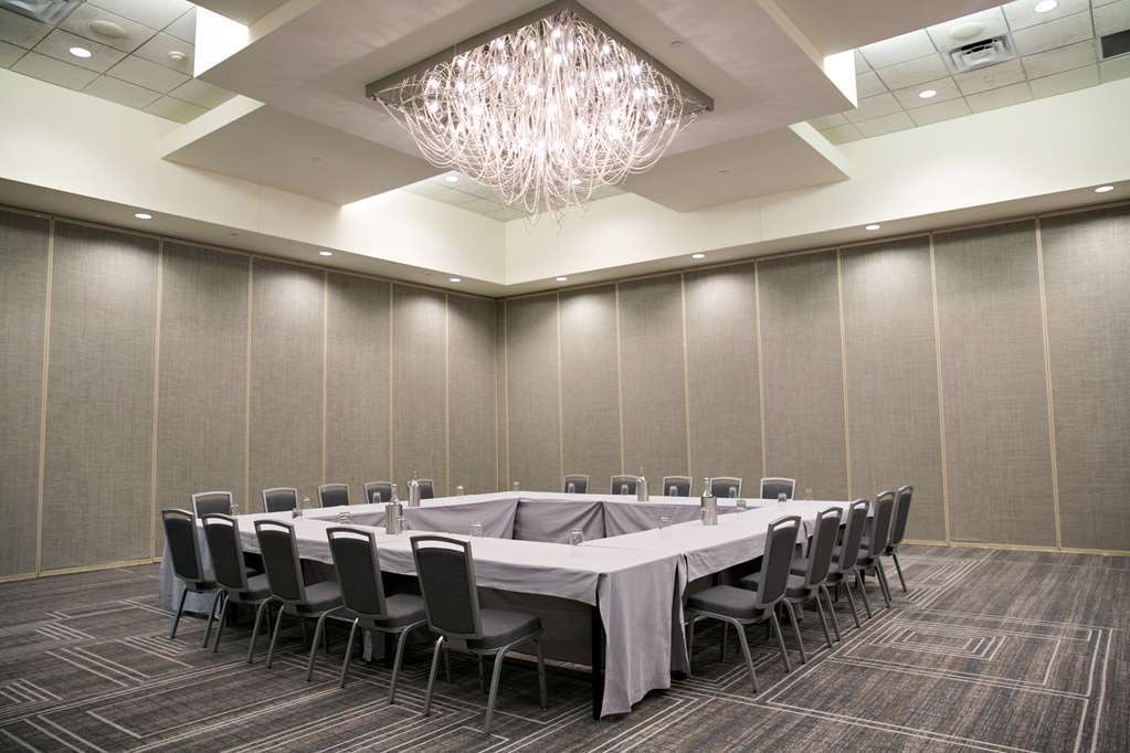 Hilton Minneapolis Hotel 4*
